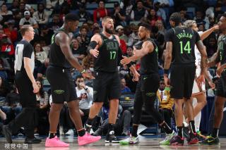 他们通过这 他们通过这